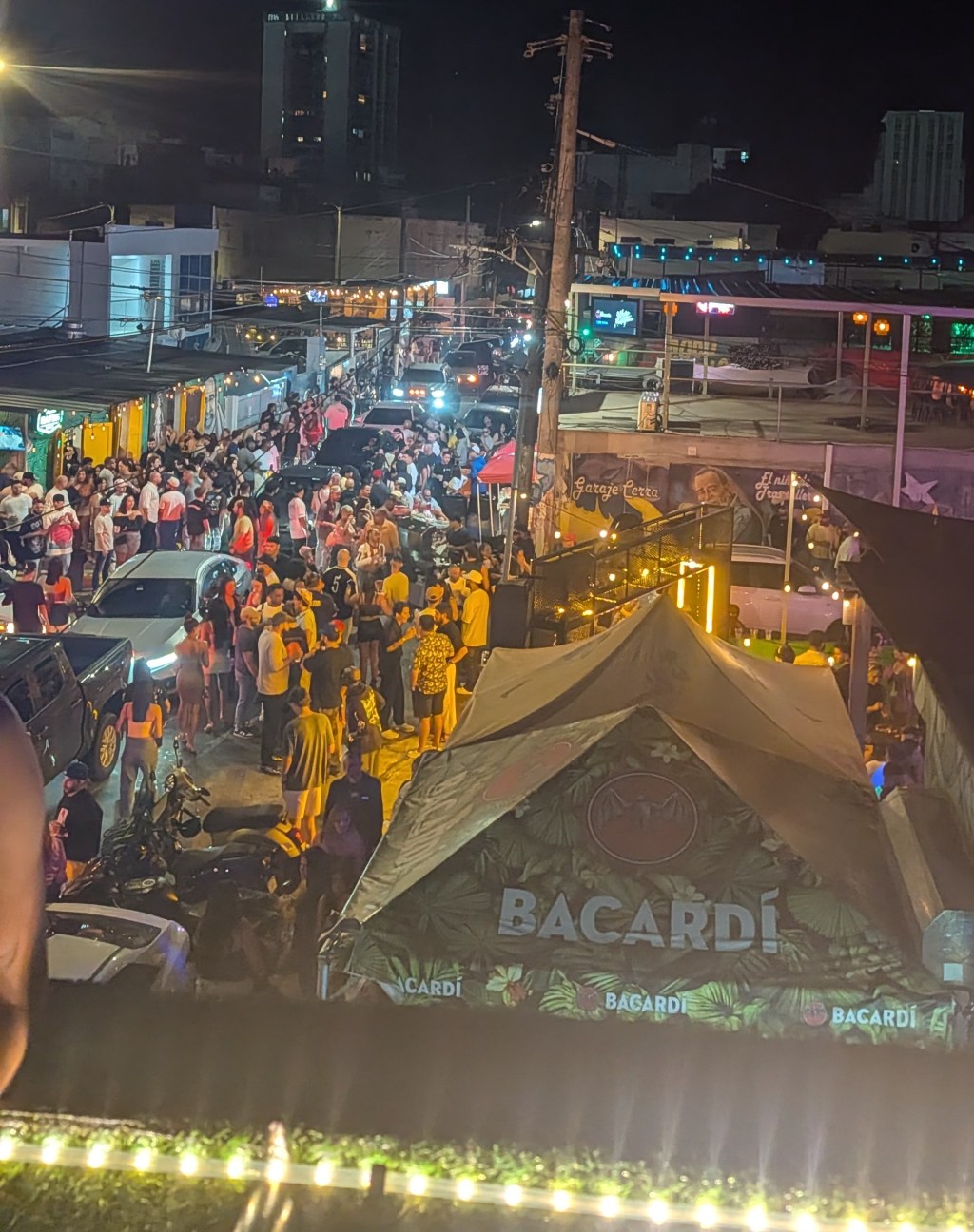 Salir de fiesta (To go out&nbsp;partying)